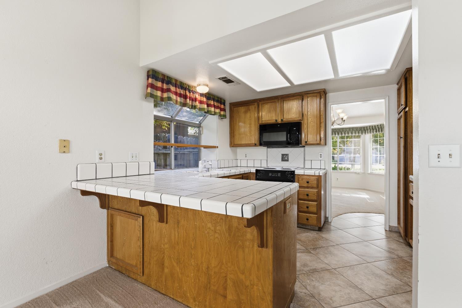 3282 W Spruce Ave, Fresno, CA 93711