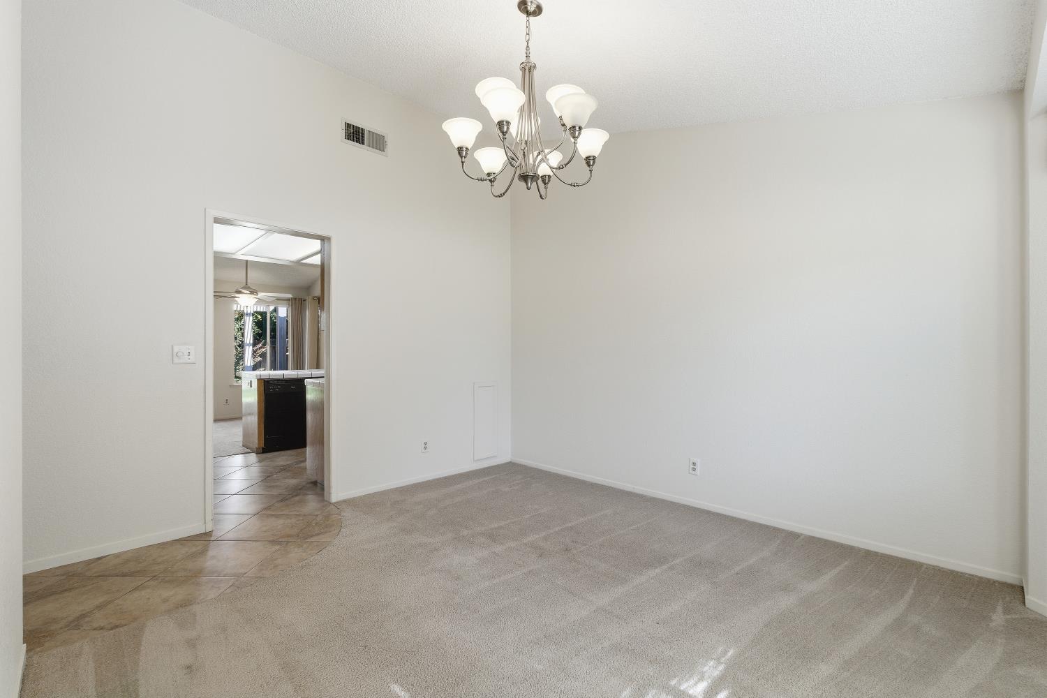 3282 W Spruce Ave, Fresno, CA 93711