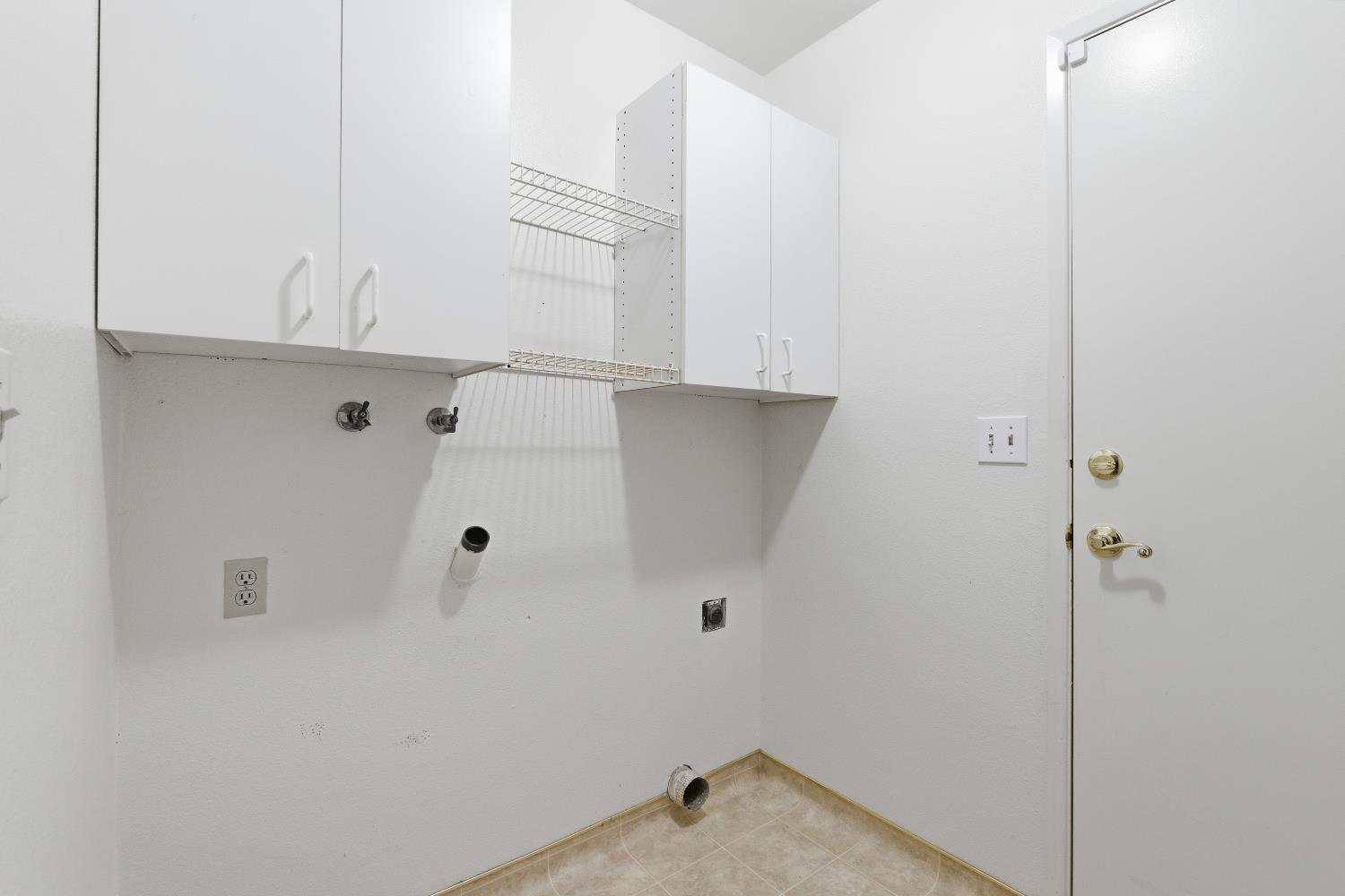 3282 W Spruce Ave, Fresno, CA 93711