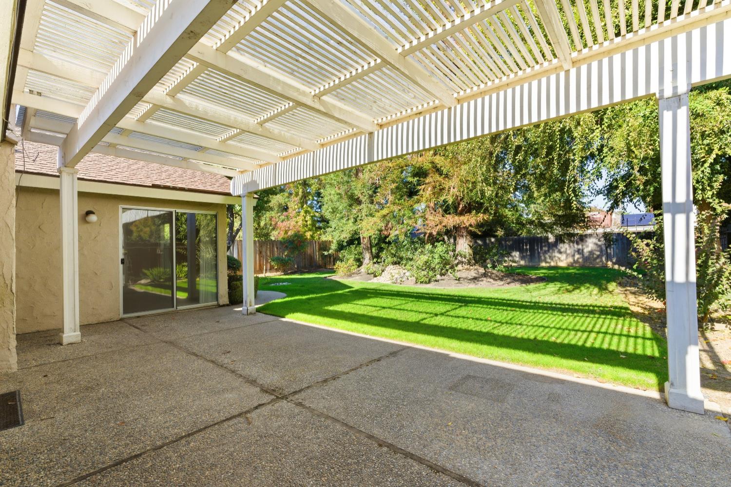 3282 W Spruce Ave, Fresno, CA 93711