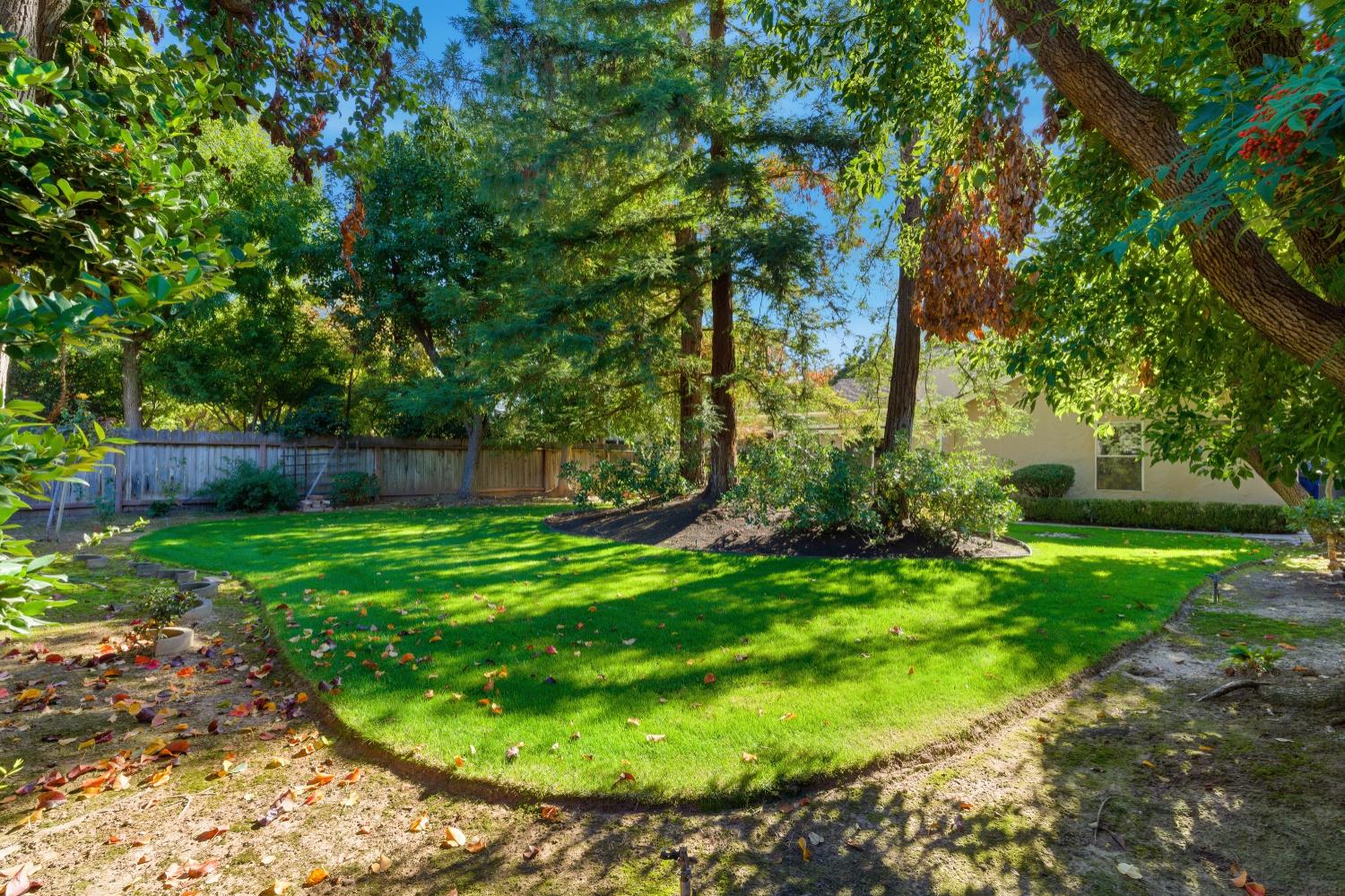 3282 W Spruce Ave, Fresno, CA 93711