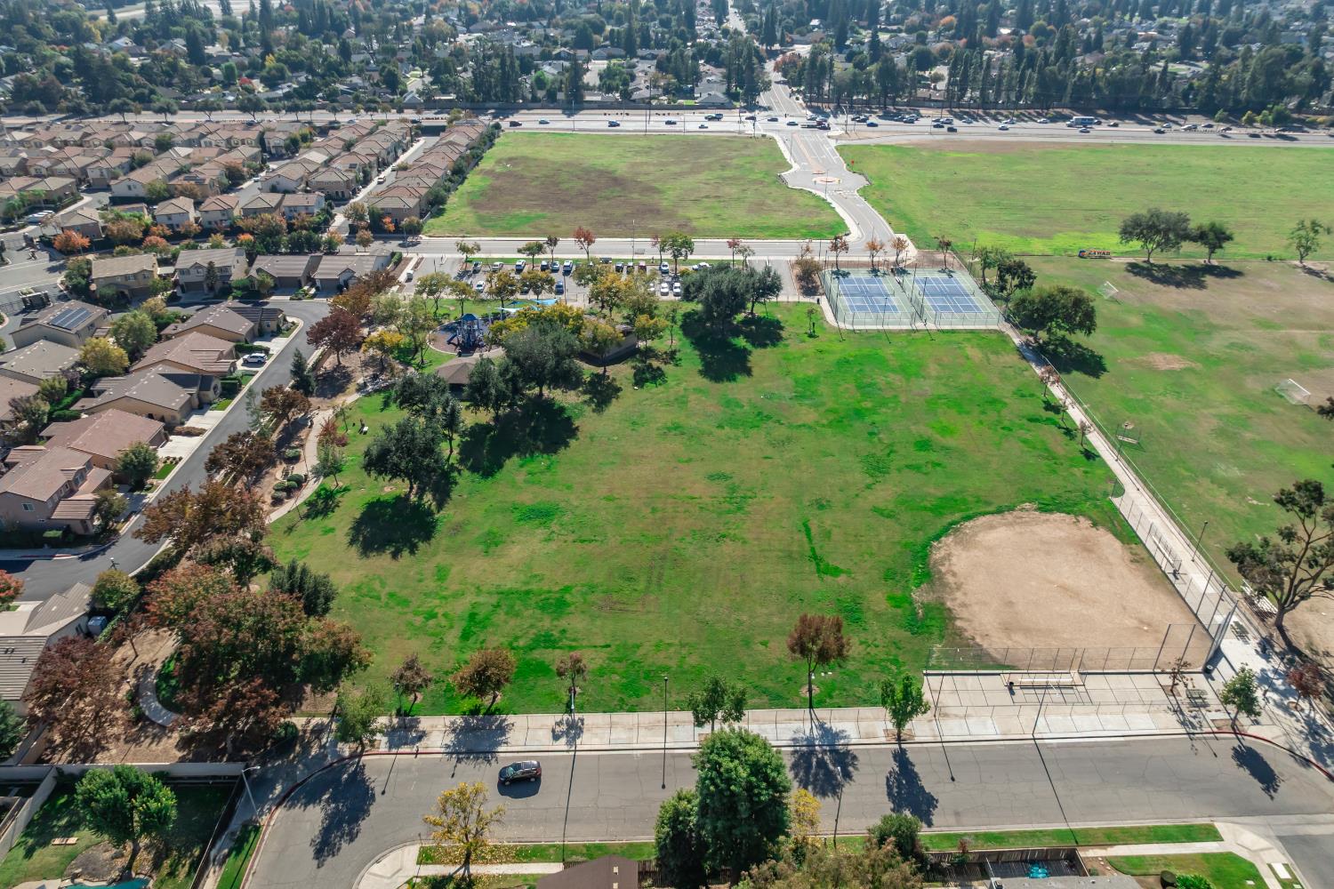 3282 W Spruce Ave, Fresno, CA 93711