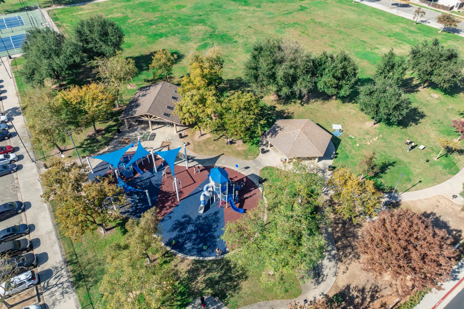 3282 W Spruce Ave, Fresno, CA 93711