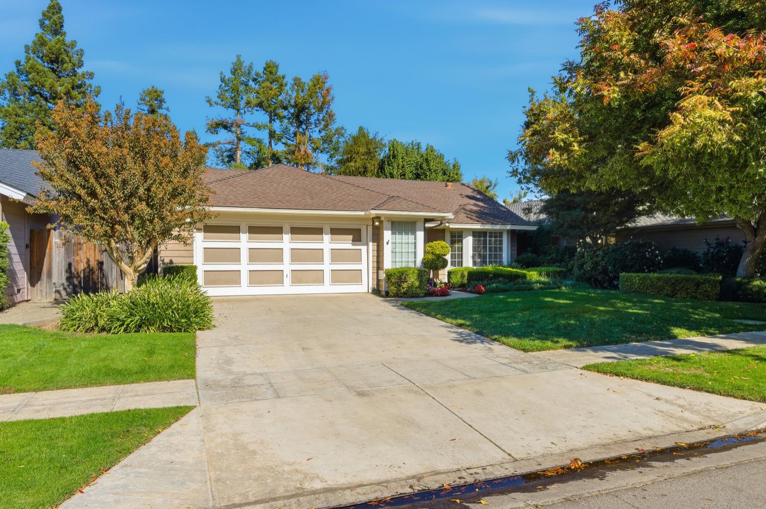 3282 W Spruce Ave, Fresno, CA 93711