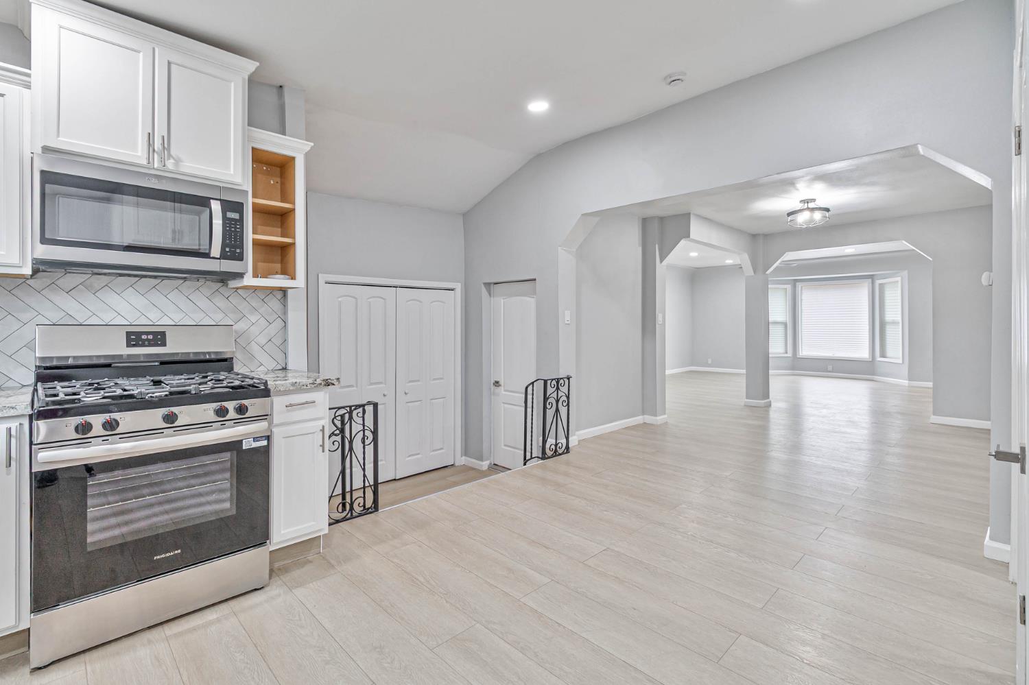 934 W Terrace Ave, Fresno, CA 93705