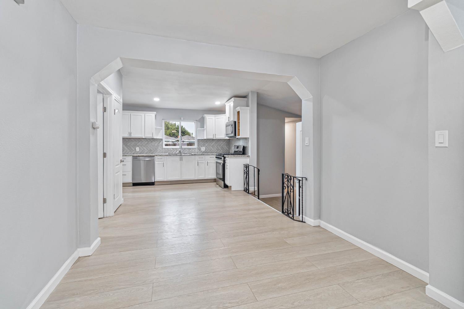 934 W Terrace Ave, Fresno, CA 93705