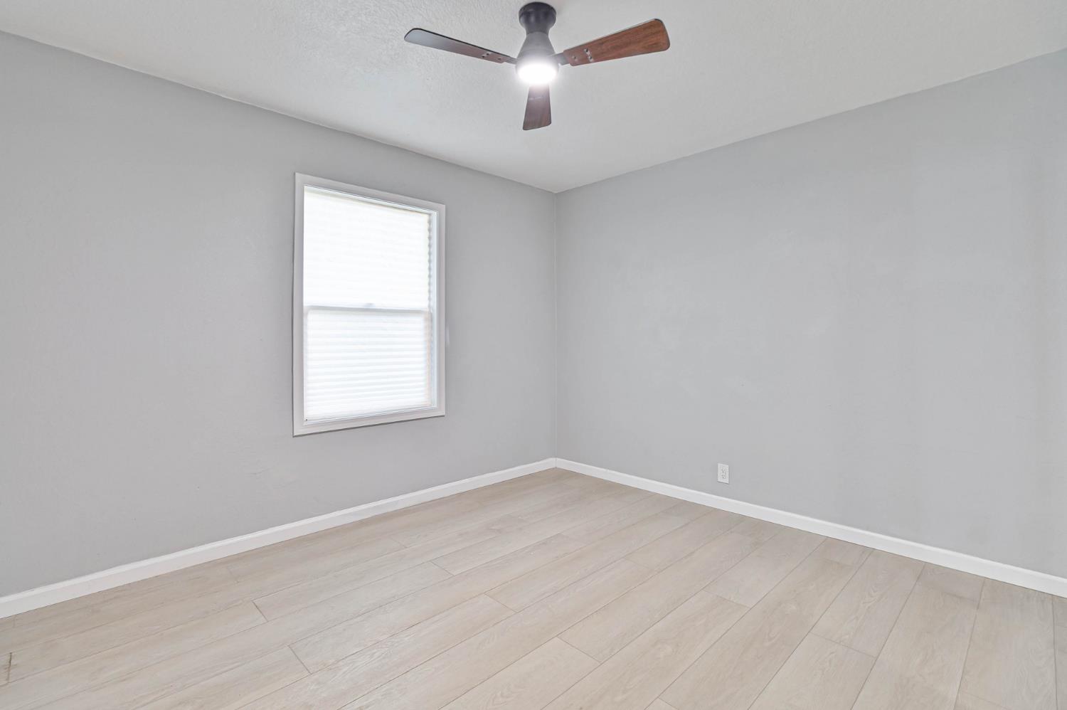 934 W Terrace Ave, Fresno, CA 93705