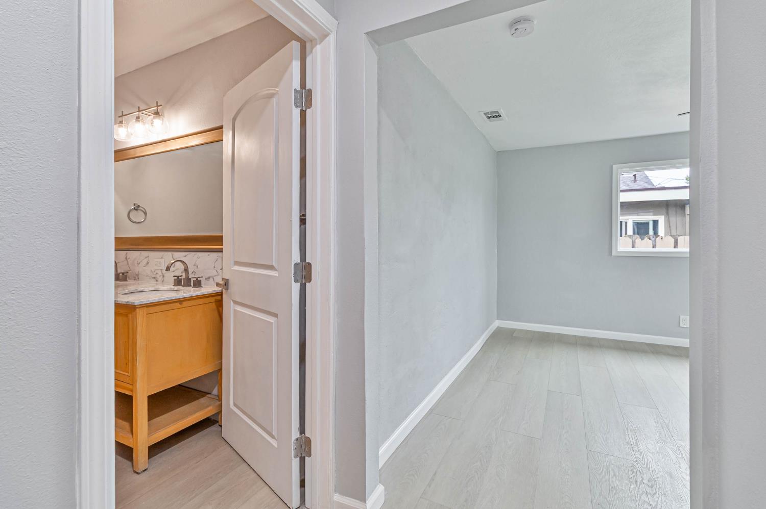 934 W Terrace Ave, Fresno, CA 93705