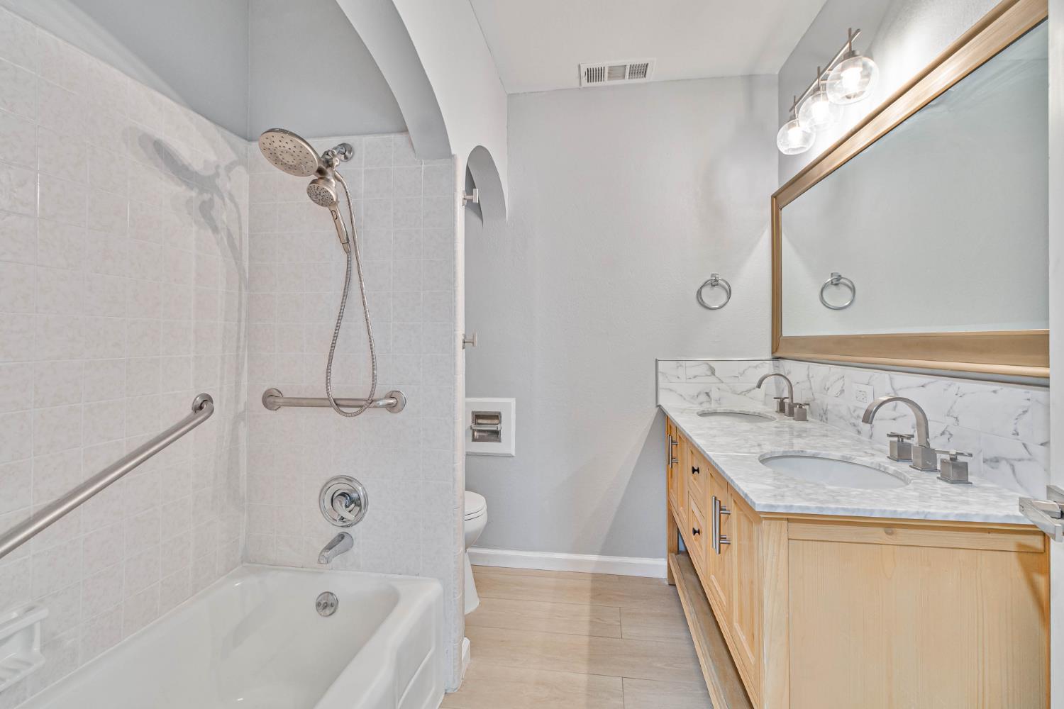 934 W Terrace Ave, Fresno, CA 93705