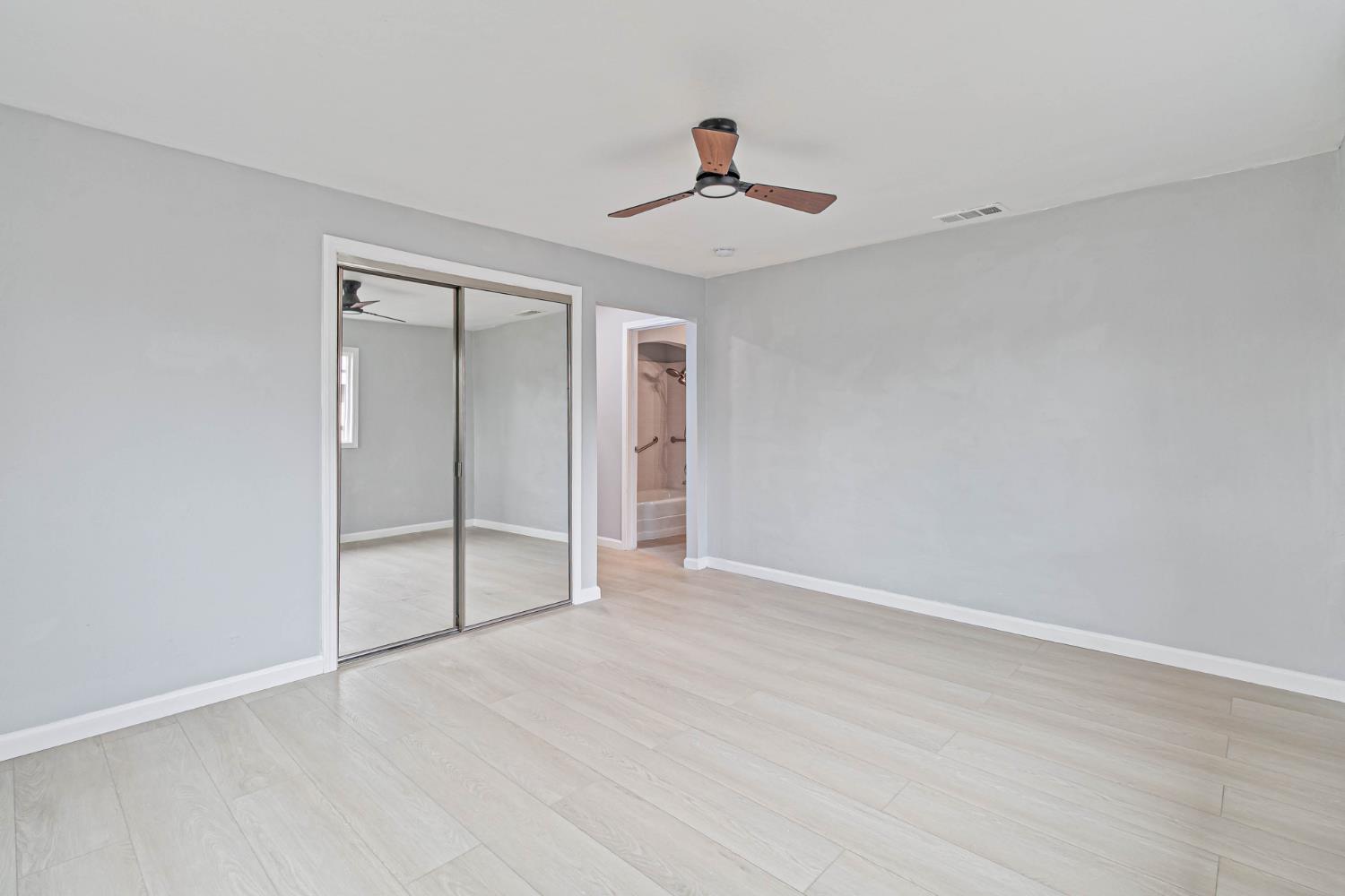 934 W Terrace Ave, Fresno, CA 93705