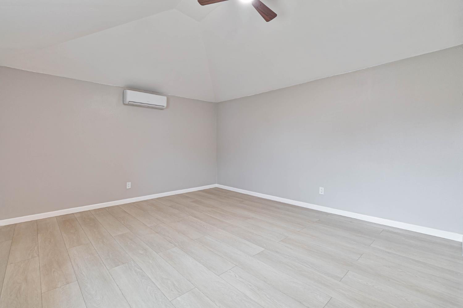 934 W Terrace Ave, Fresno, CA 93705