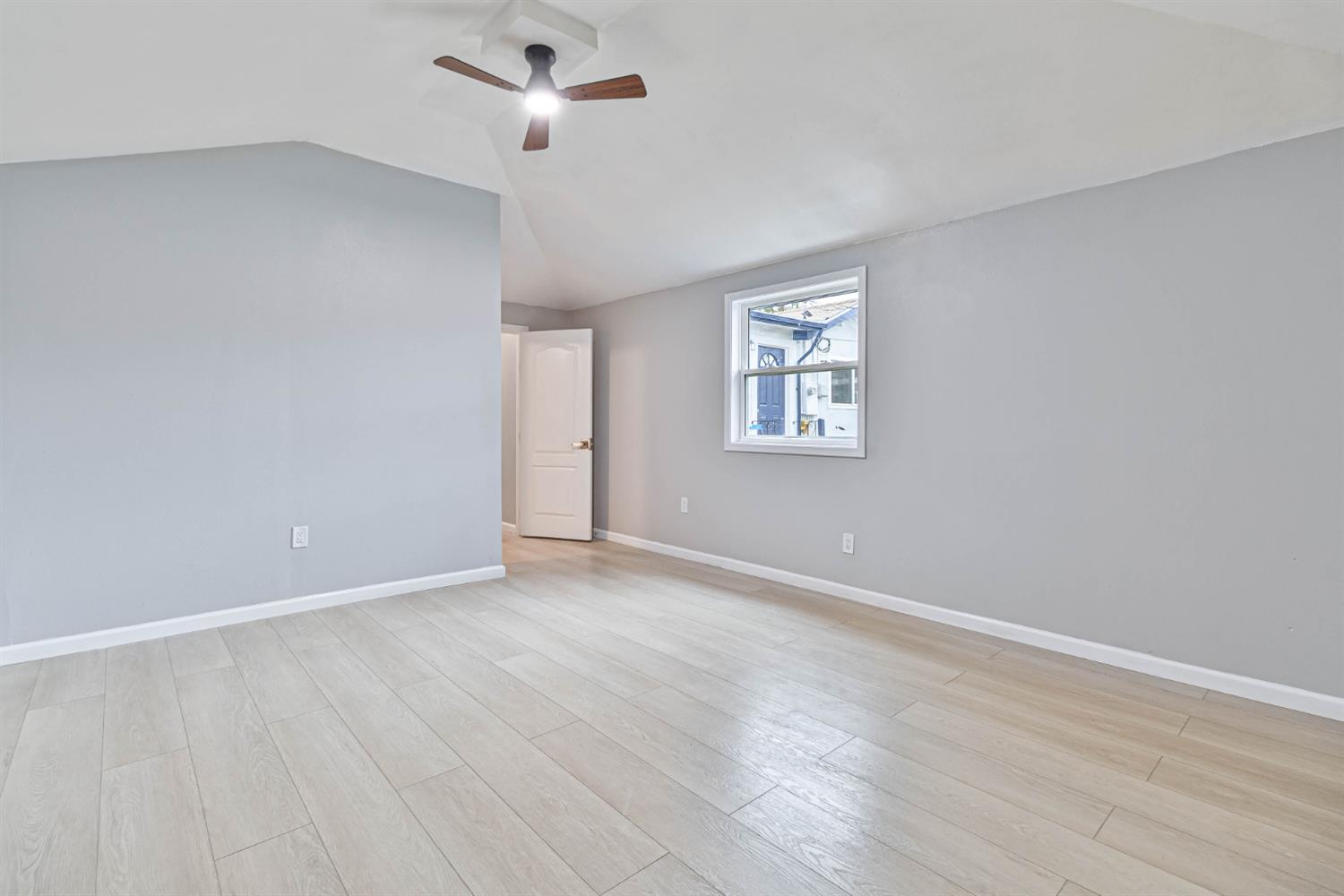 934 W Terrace Ave, Fresno, CA 93705