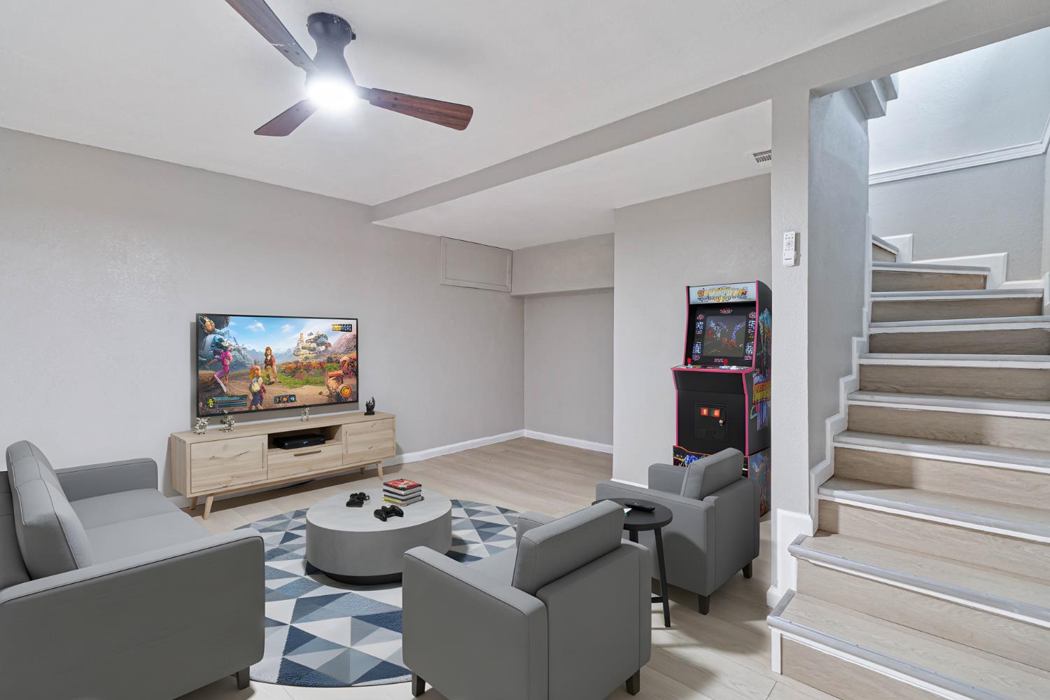 934 W Terrace Ave, Fresno, CA 93705