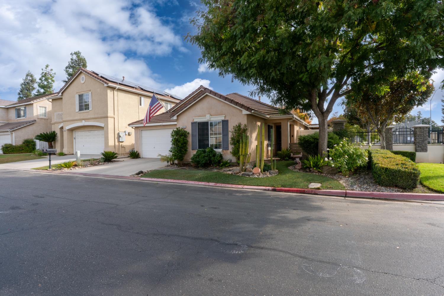 7502 N Trellis Cir, Fresno, CA 93720