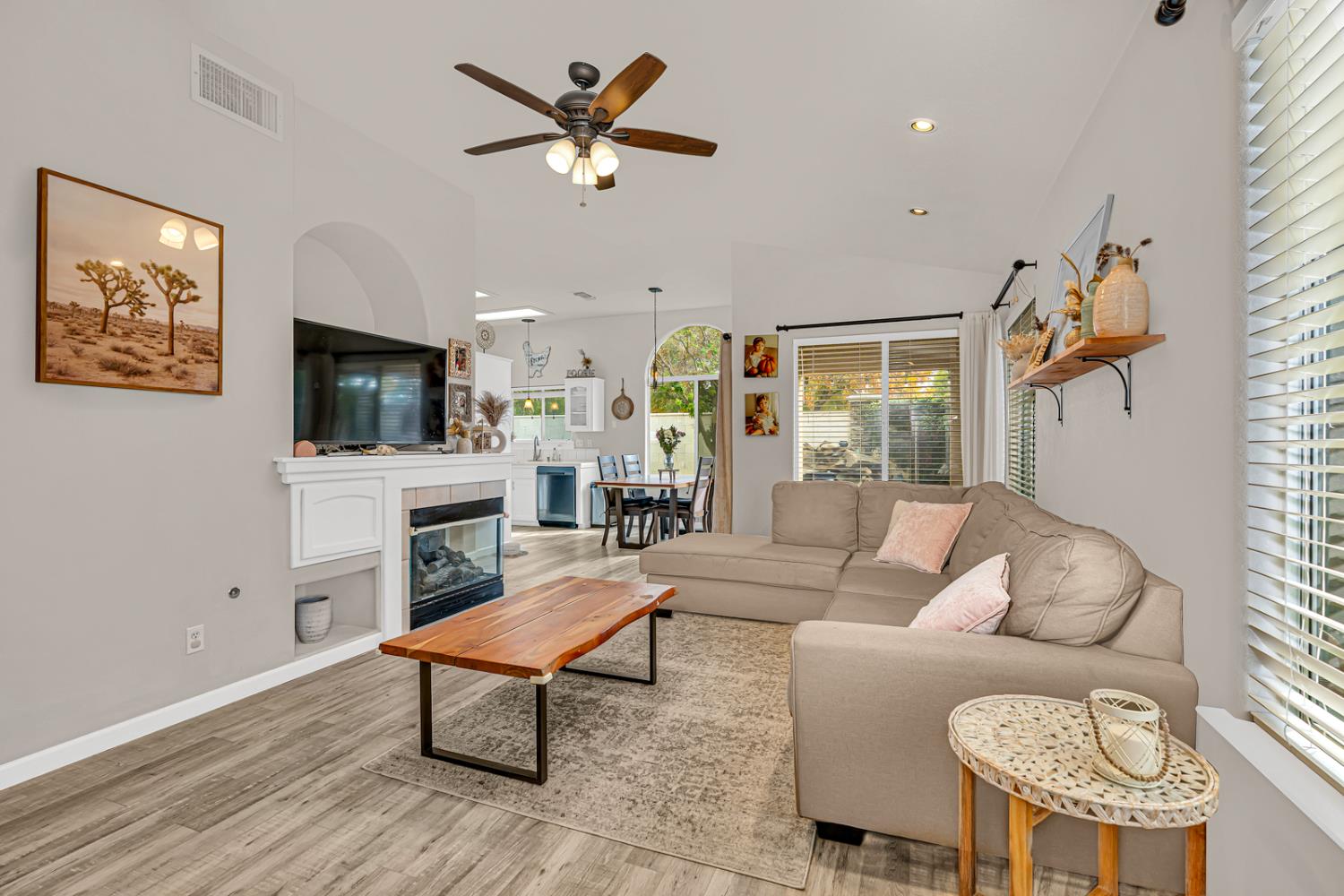 7502 N Trellis Cir, Fresno, CA 93720