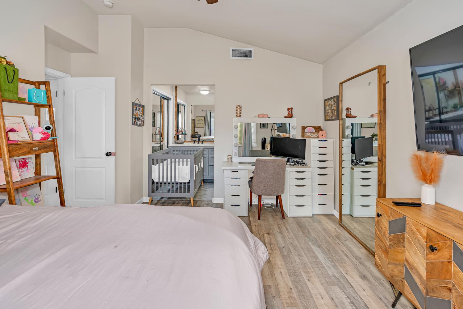 7502 N Trellis Cir, Fresno, CA 93720