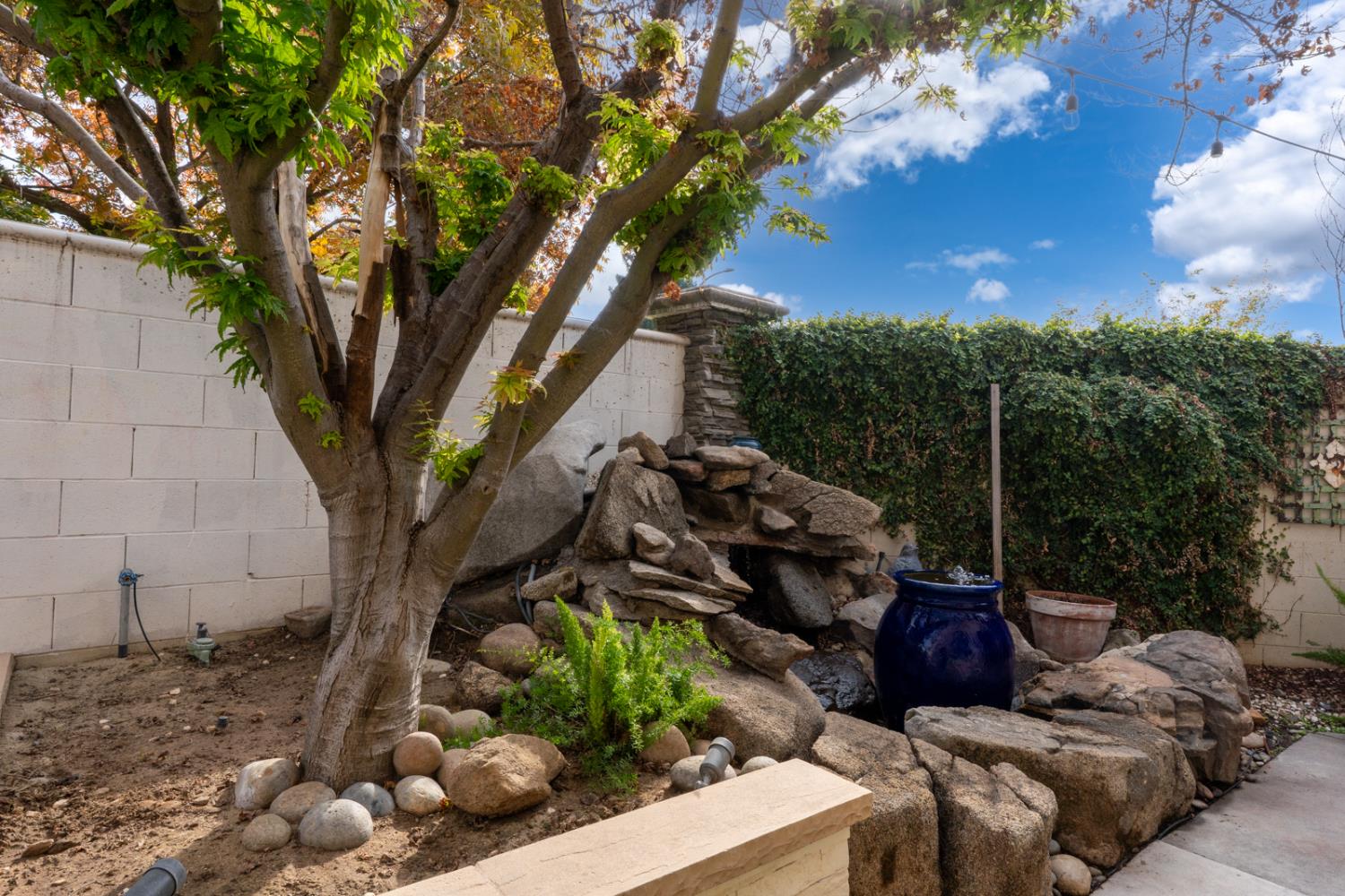 7502 N Trellis Cir, Fresno, CA 93720