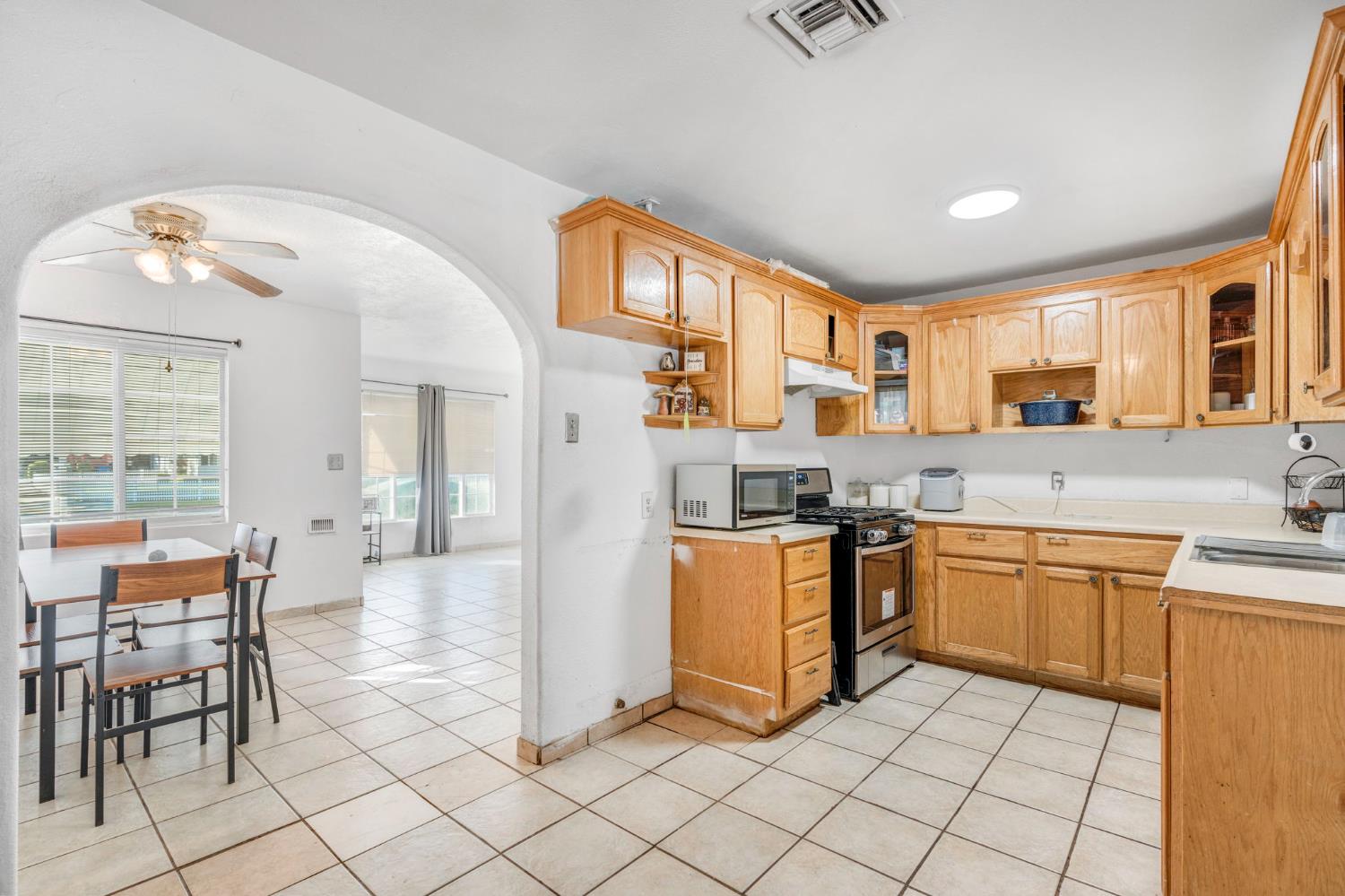 1562 N Fay Ave, Fresno, CA 93728