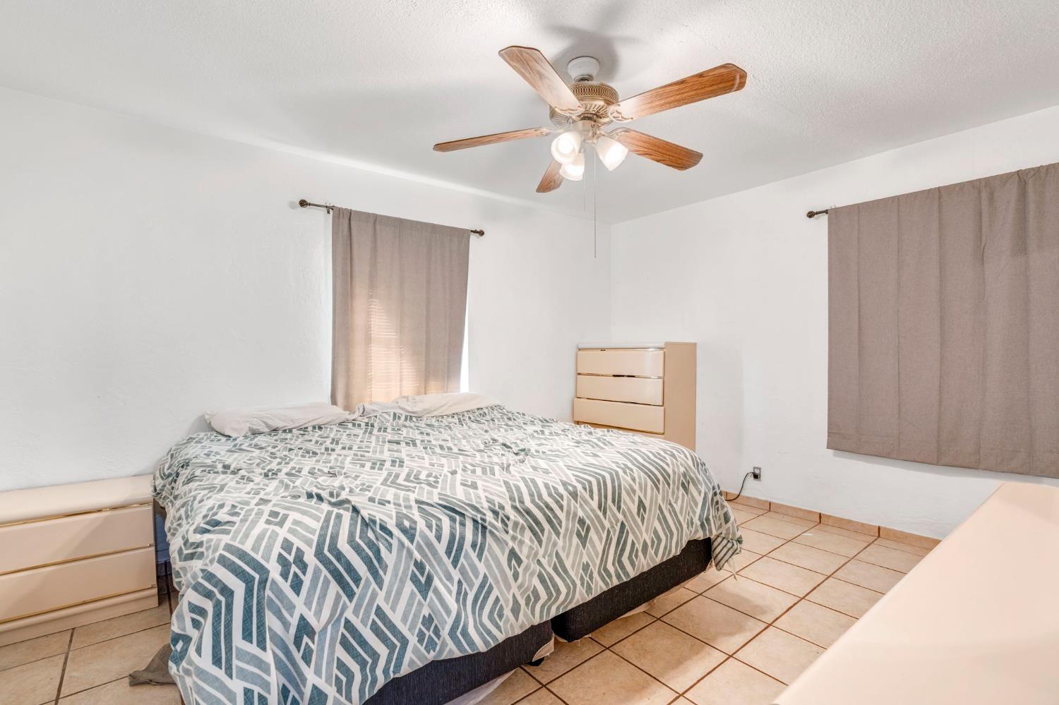 1562 N Fay Ave, Fresno, CA 93728