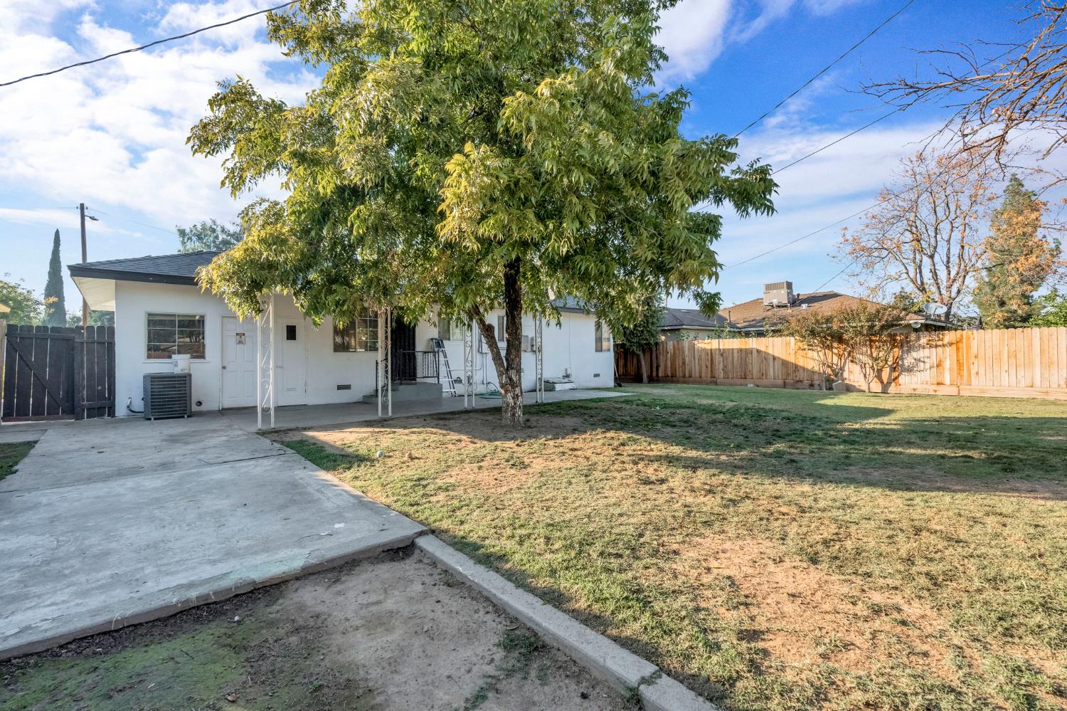 1562 N Fay Ave, Fresno, CA 93728