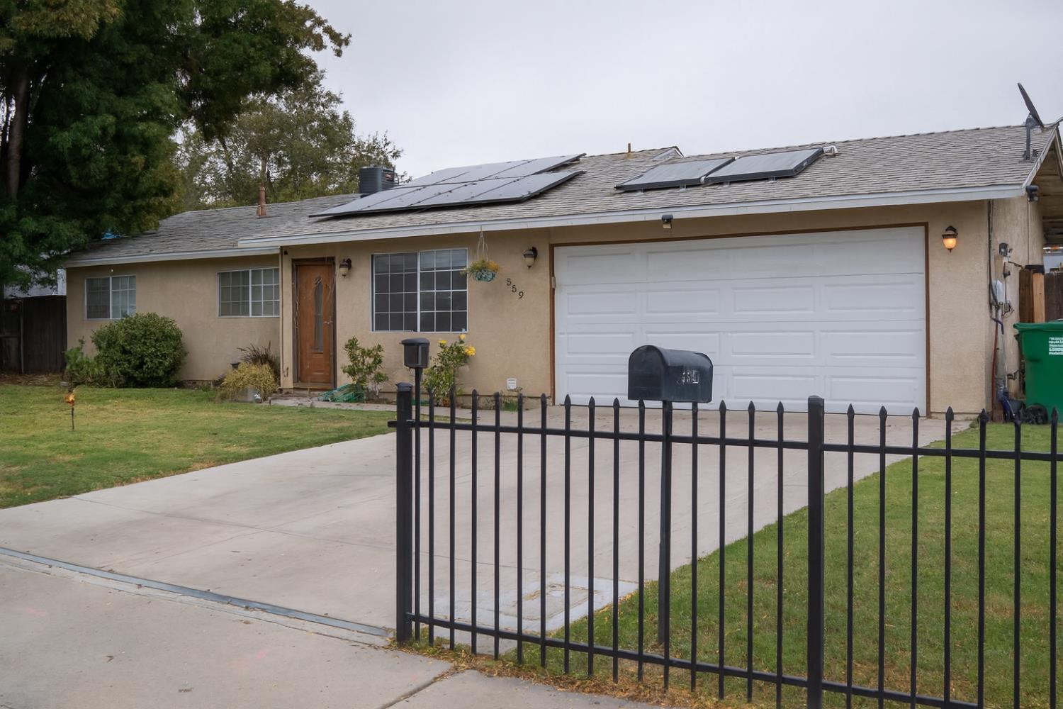 559 Perry Ave, Corcoran, CA 93212
