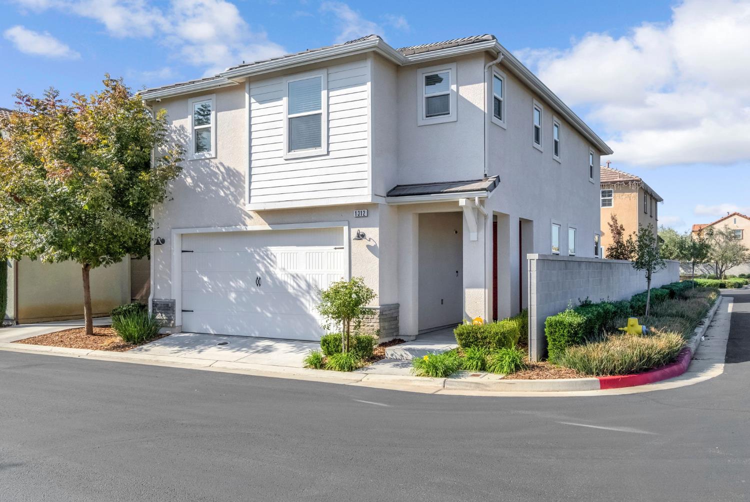 1312 Joy Dr, Clovis, CA 93619