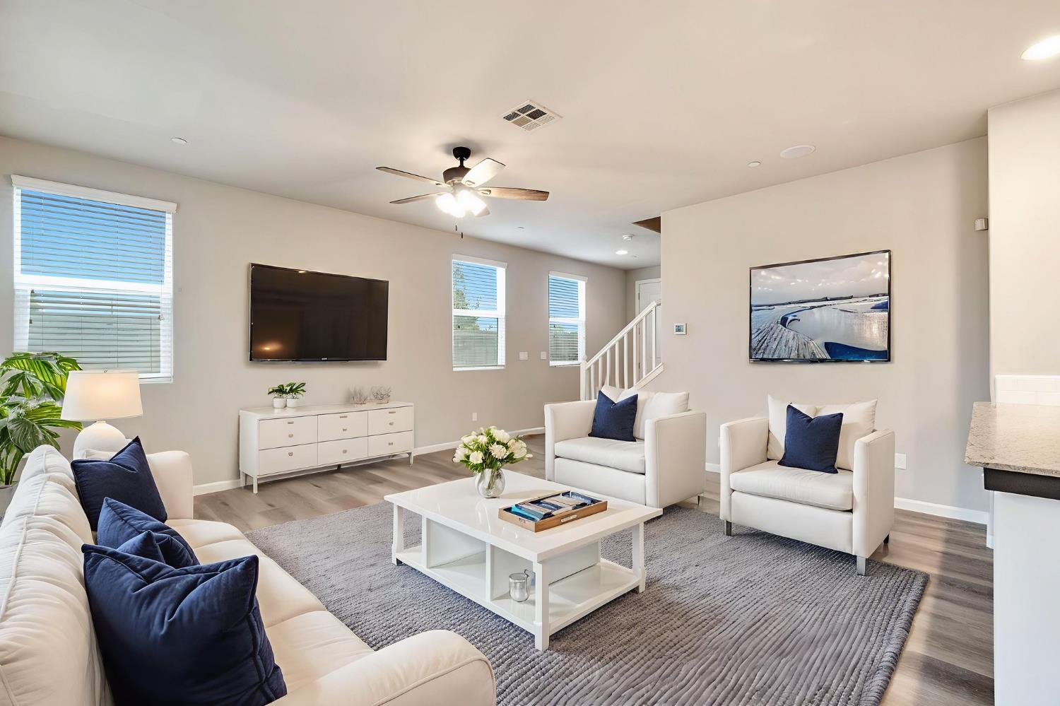 1312 Joy Dr, Clovis, CA 93619