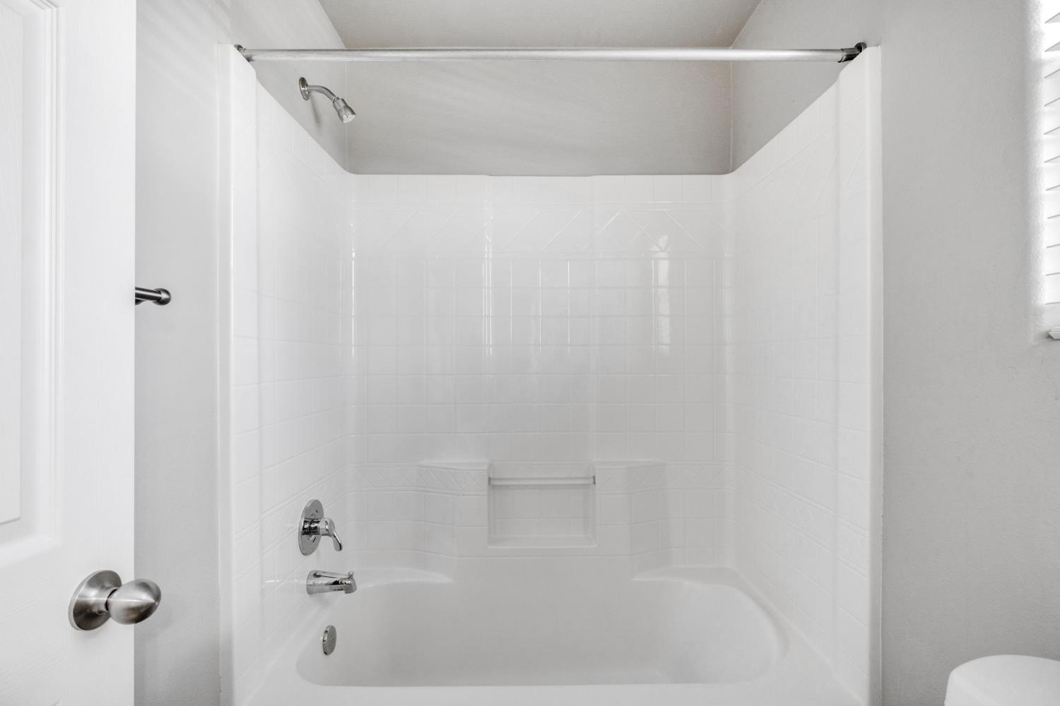 1312 Joy Dr, Clovis, CA 93619