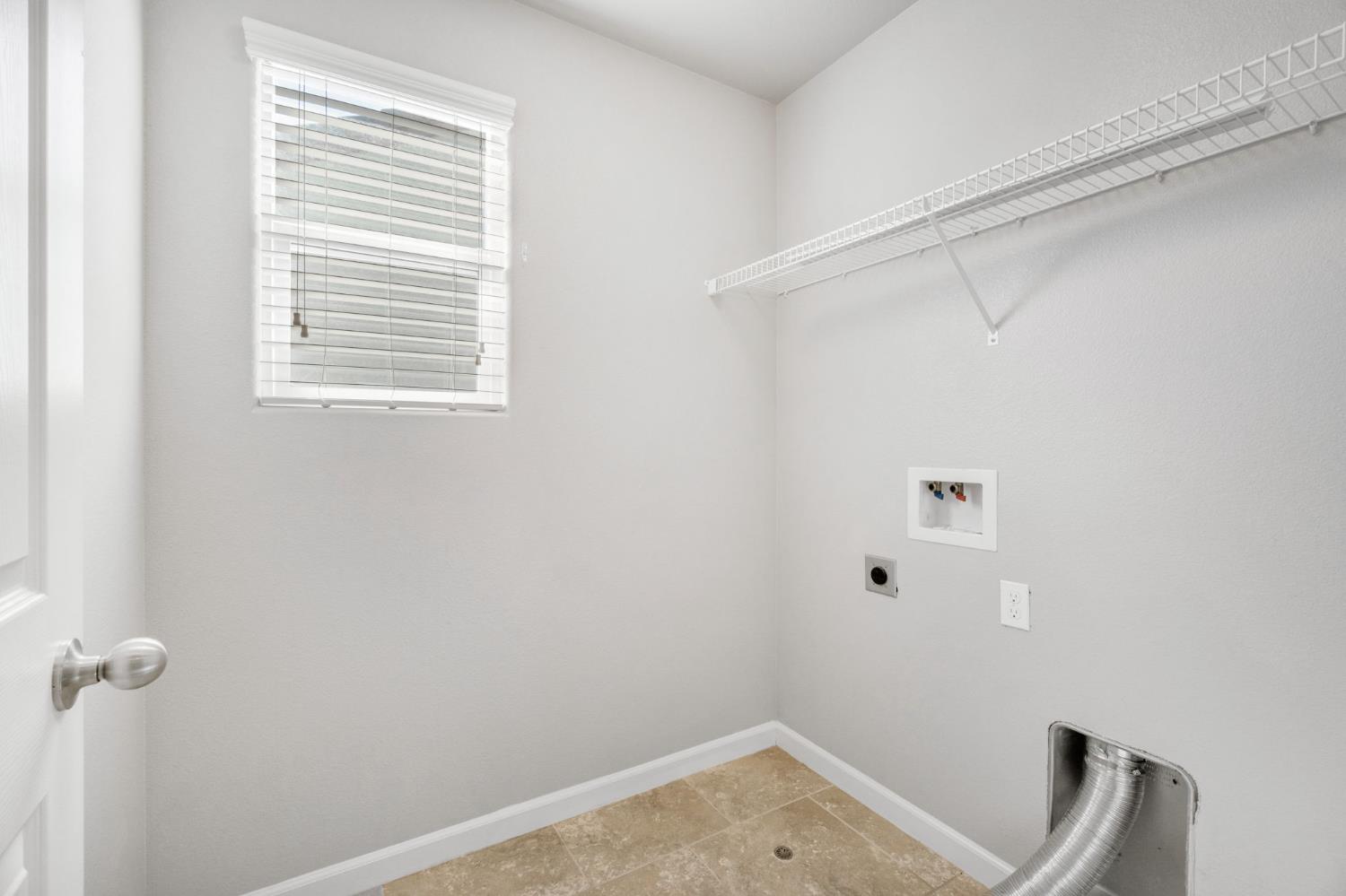 1312 Joy Dr, Clovis, CA 93619