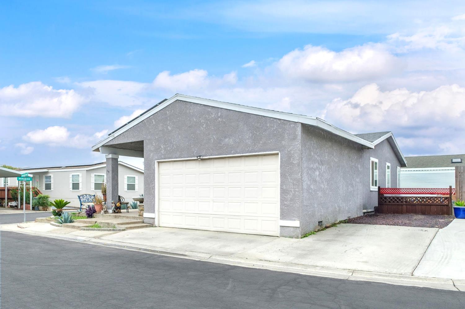 2575 S Willow Ave #44, Fresno, CA 93725