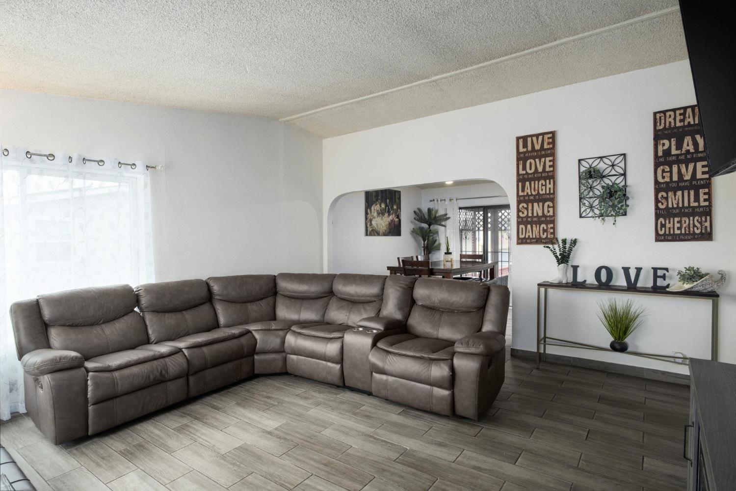 2575 S Willow Ave #44, Fresno, CA 93725