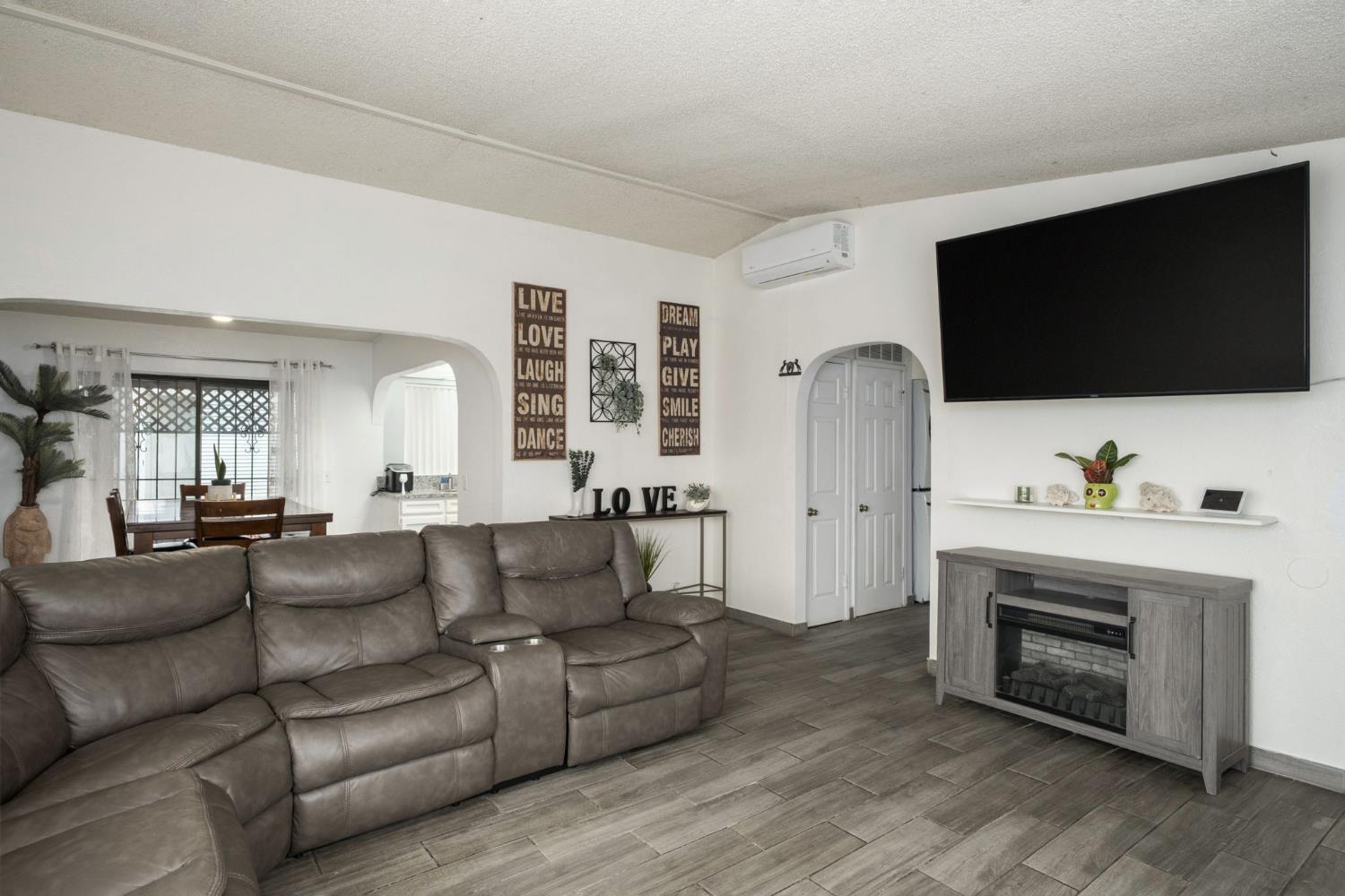 2575 S Willow Ave #44, Fresno, CA 93725