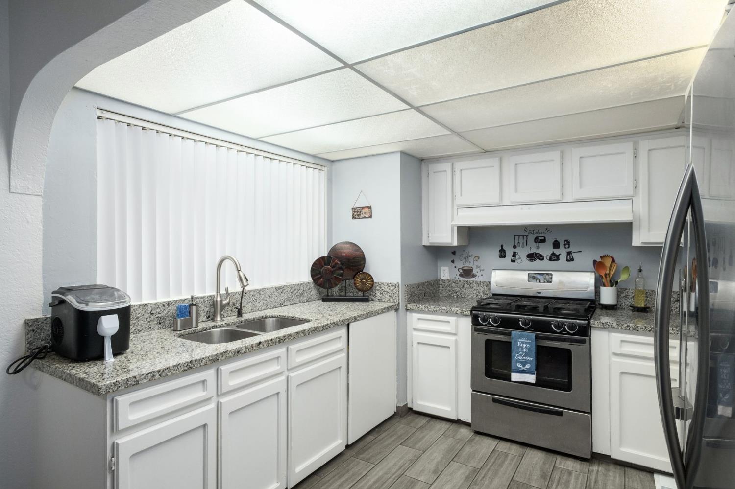 2575 S Willow Ave #44, Fresno, CA 93725