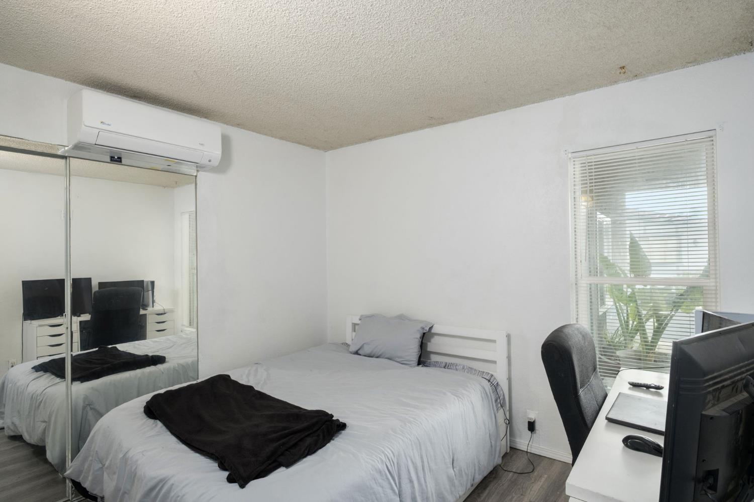 2575 S Willow Ave #44, Fresno, CA 93725