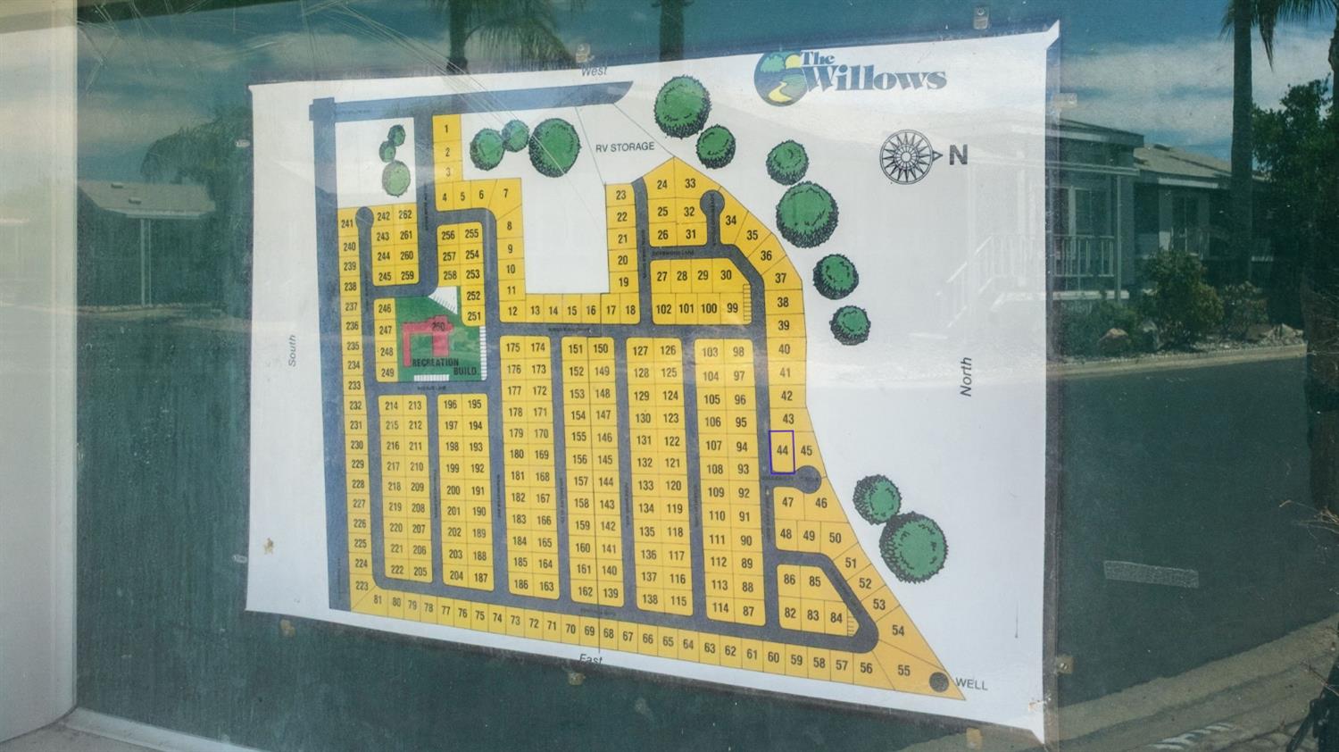 2575 S Willow Ave #44, Fresno, CA 93725