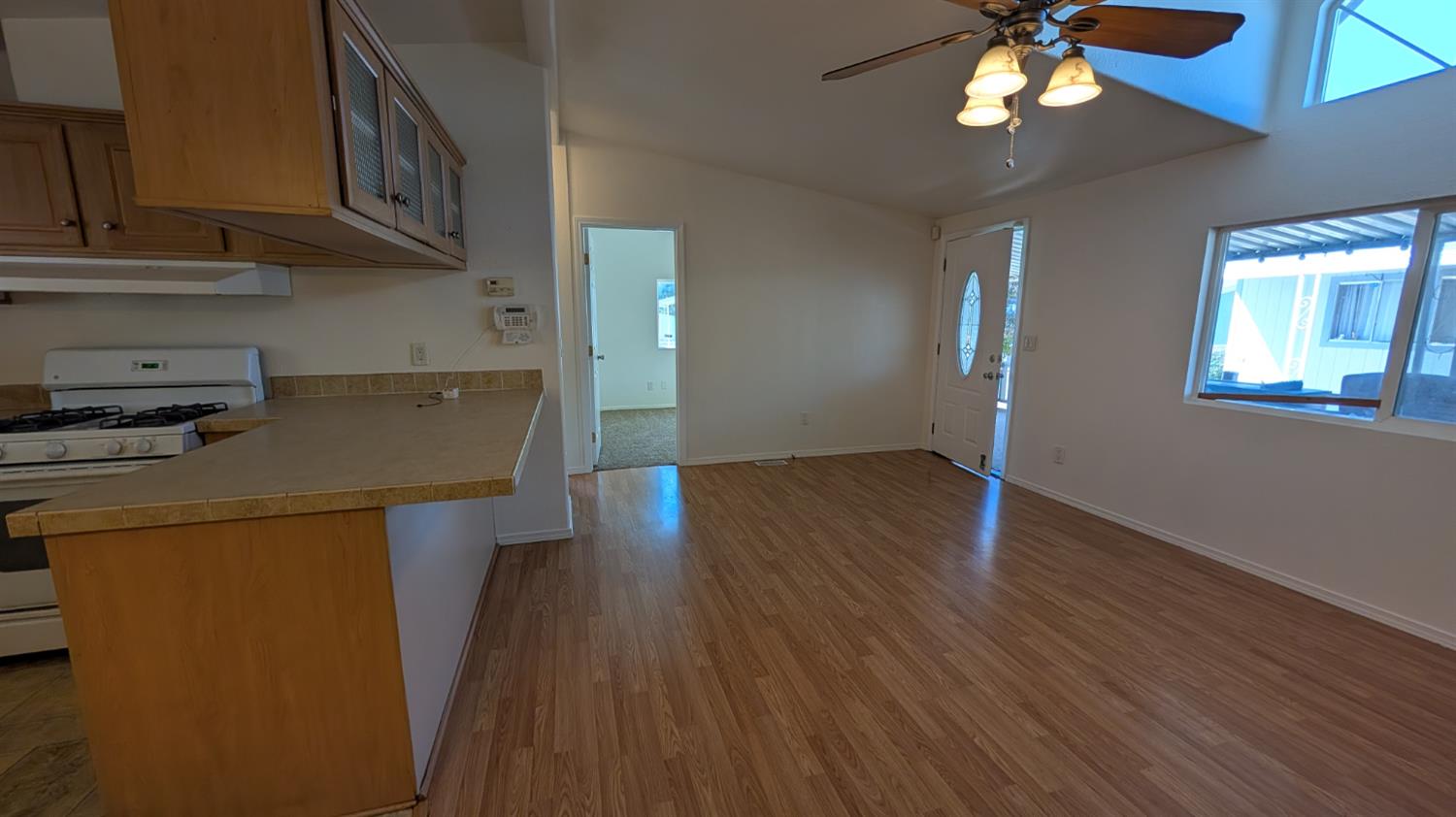 1218 E Cleveland Ave #83, Madera, CA 93638