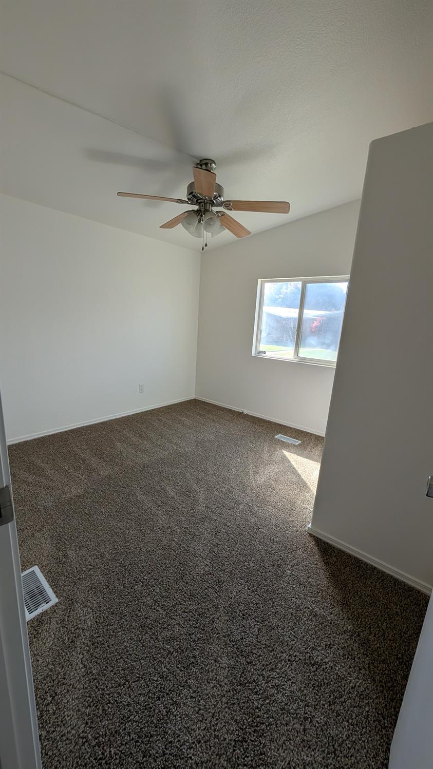 1218 E Cleveland Ave #83, Madera, CA 93638