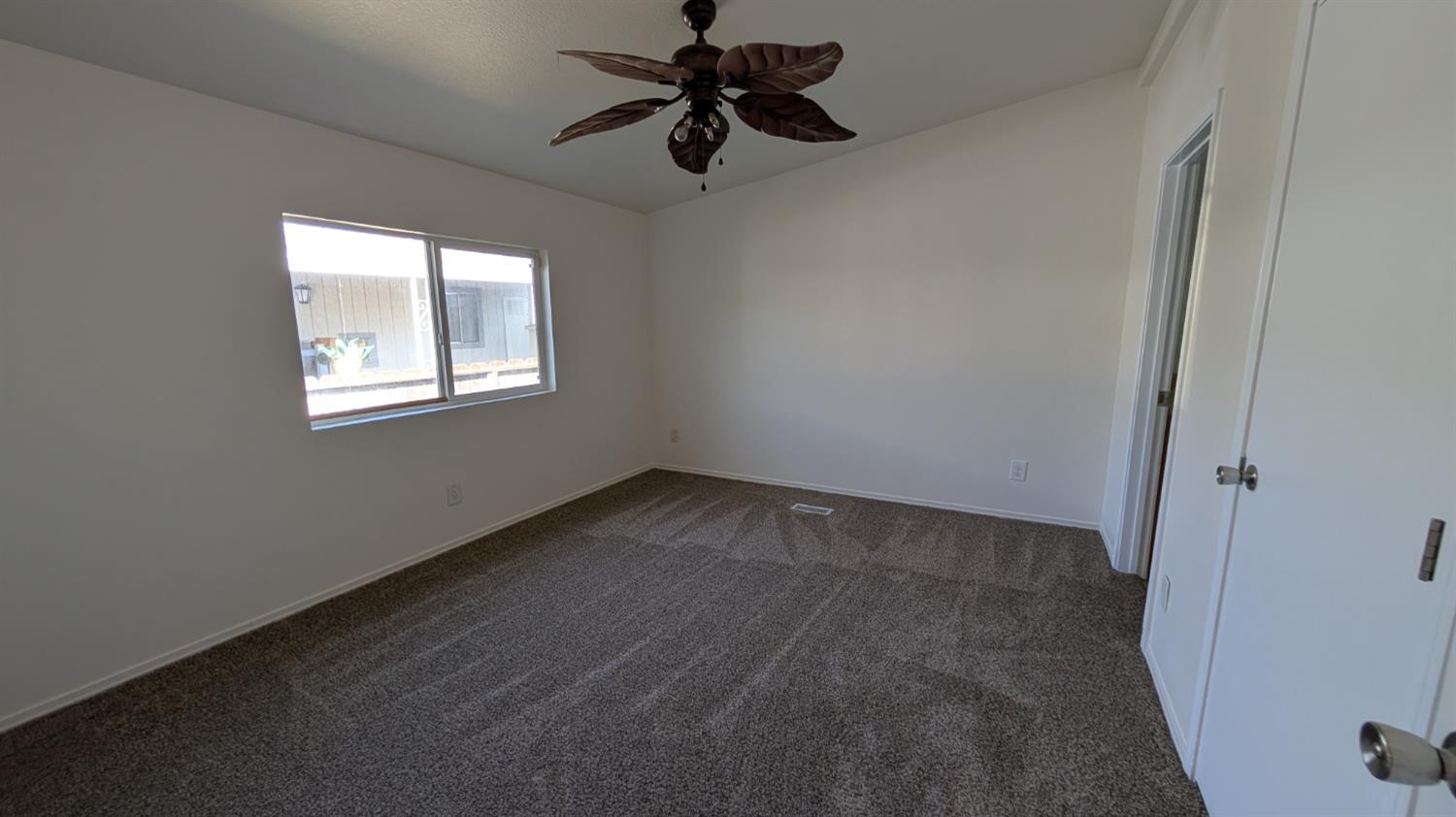 1218 E Cleveland Ave #83, Madera, CA 93638