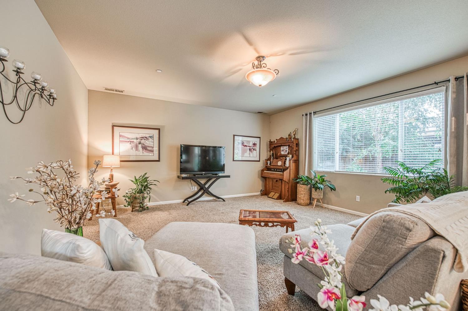 7141 N Lead Ave, Fresno, CA 93711