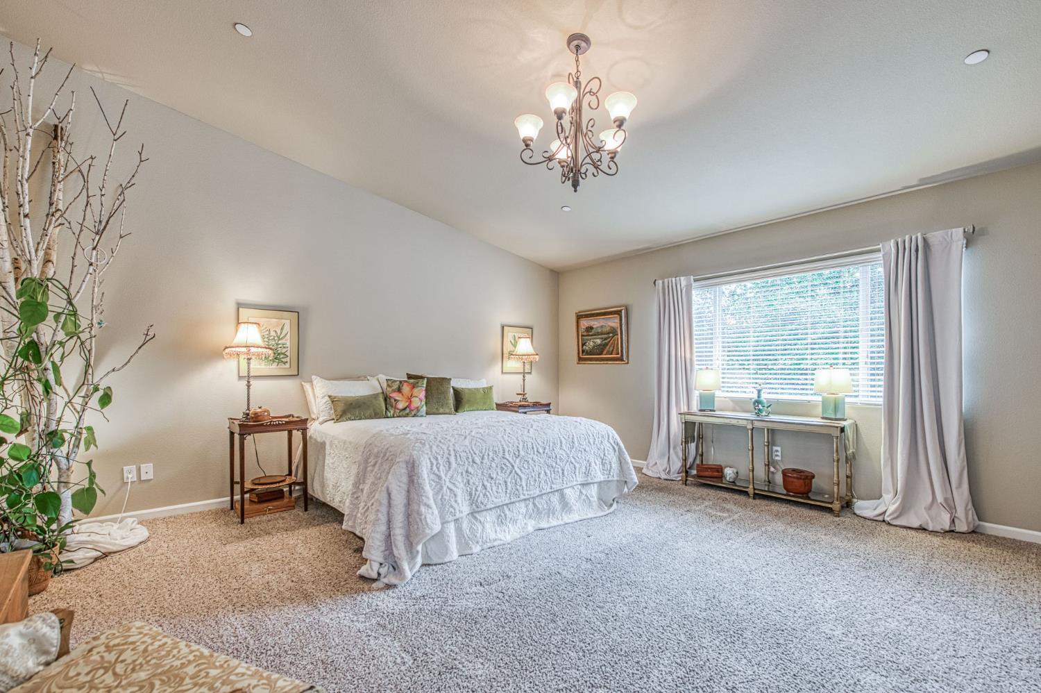 7141 N Lead Ave, Fresno, CA 93711