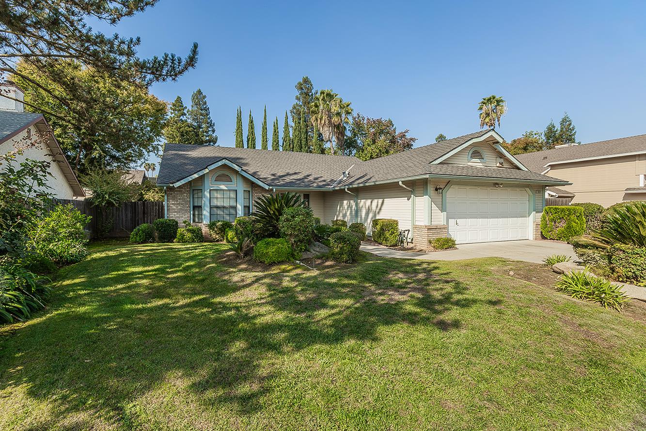 6447 N Vagedes Ave, Fresno, CA 93711