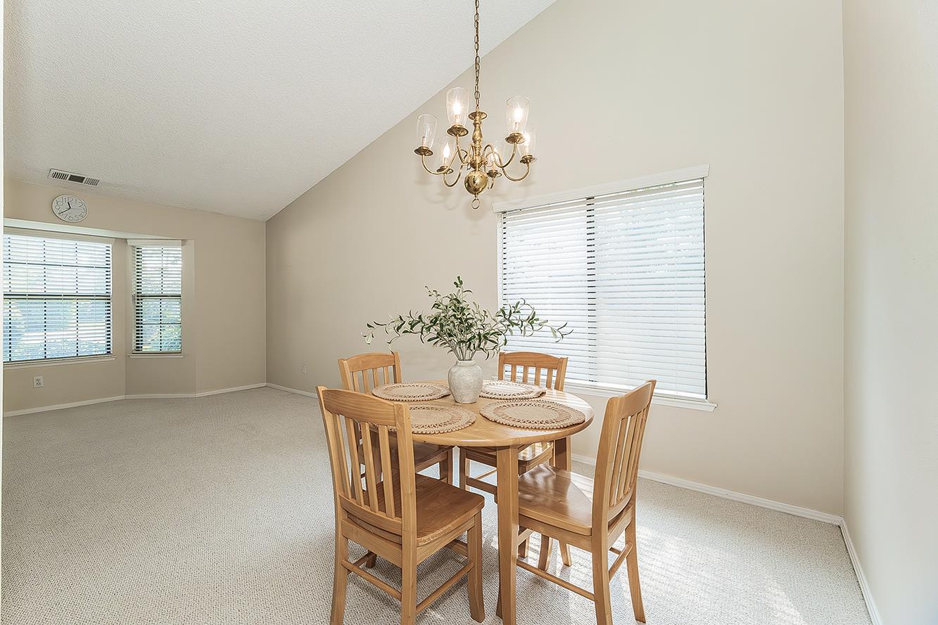 6447 N Vagedes Ave, Fresno, CA 93711