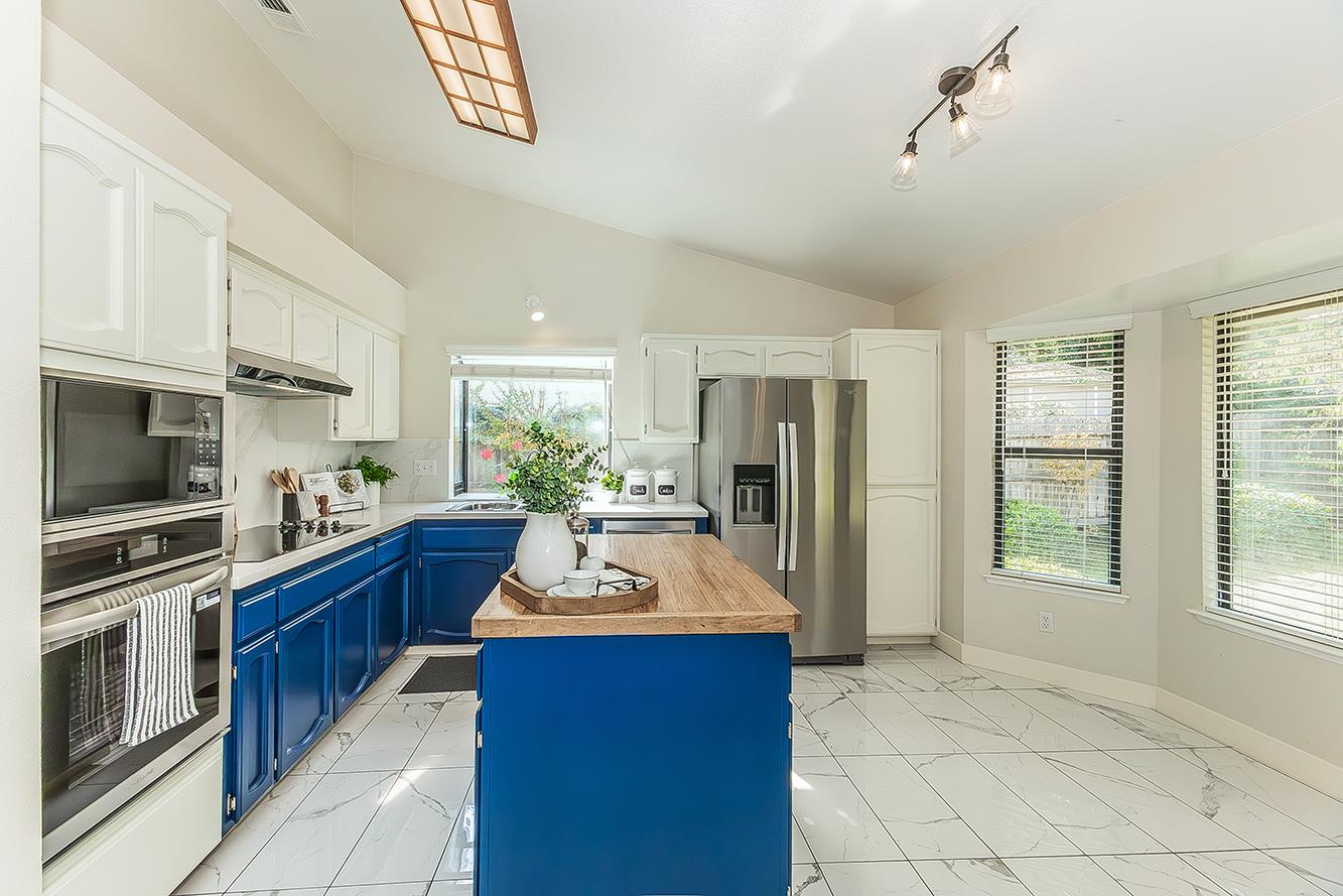 6447 N Vagedes Ave, Fresno, CA 93711