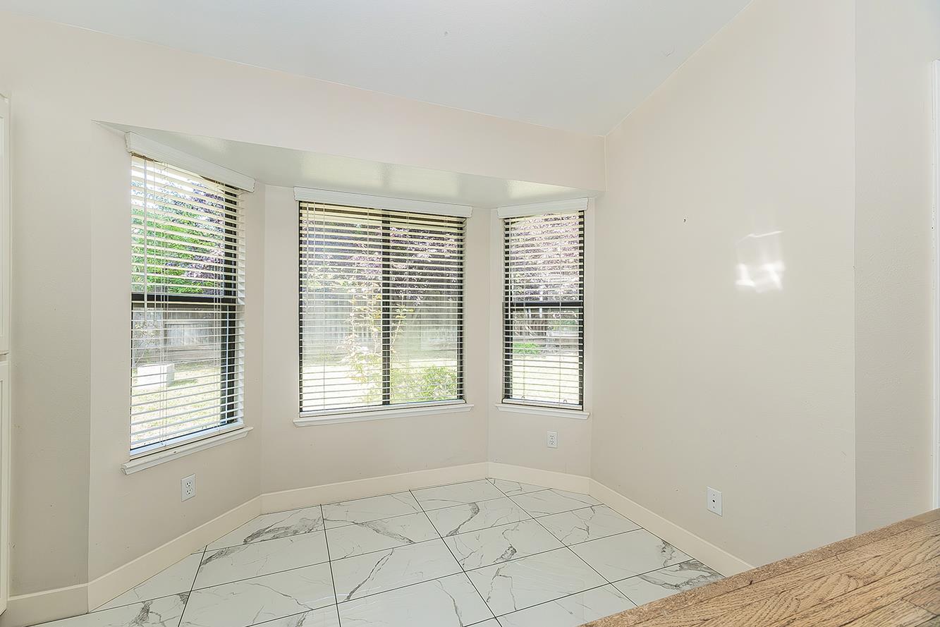 6447 N Vagedes Ave, Fresno, CA 93711