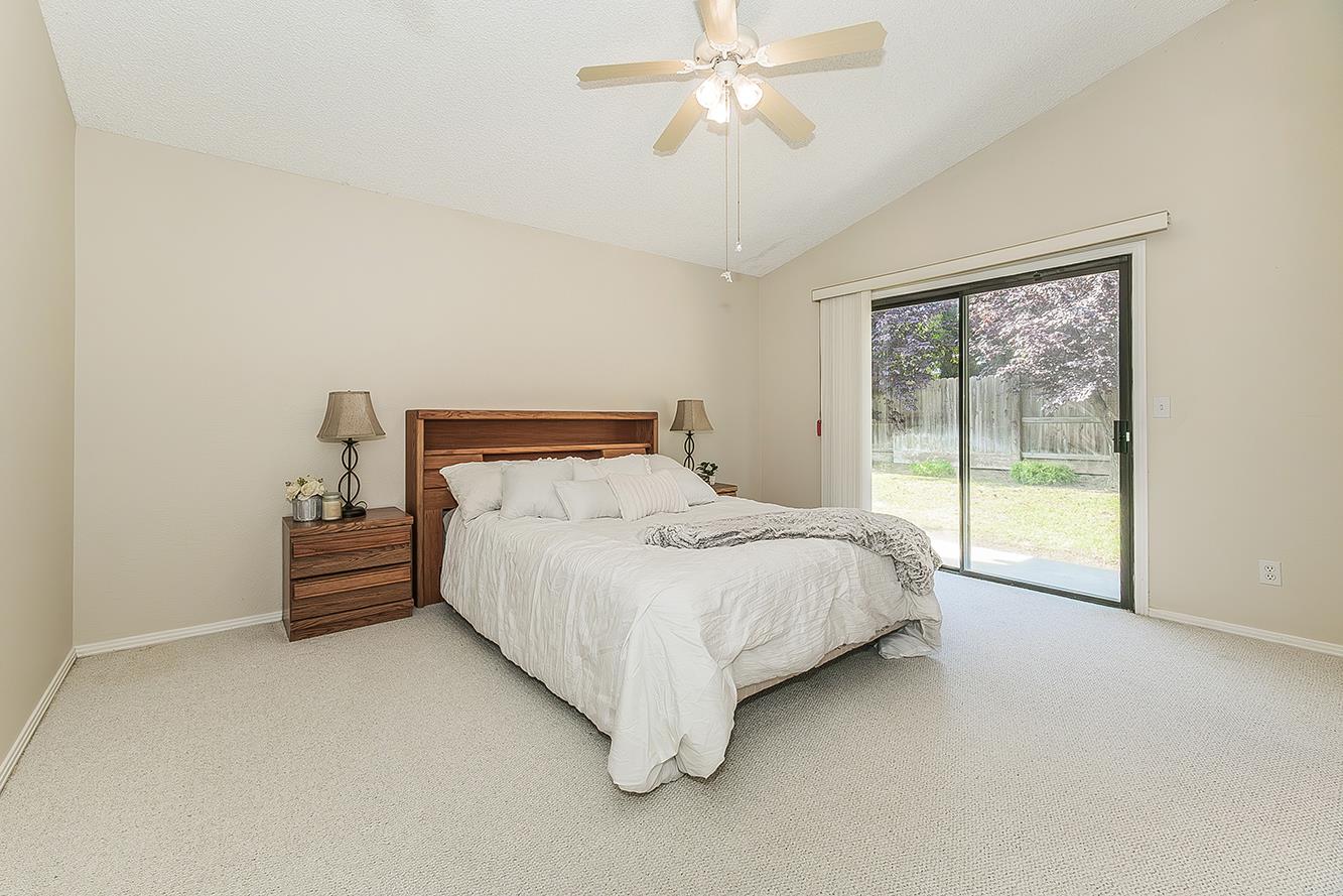 6447 N Vagedes Ave, Fresno, CA 93711