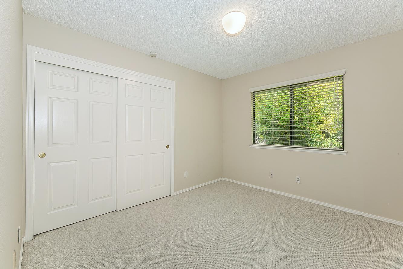 6447 N Vagedes Ave, Fresno, CA 93711