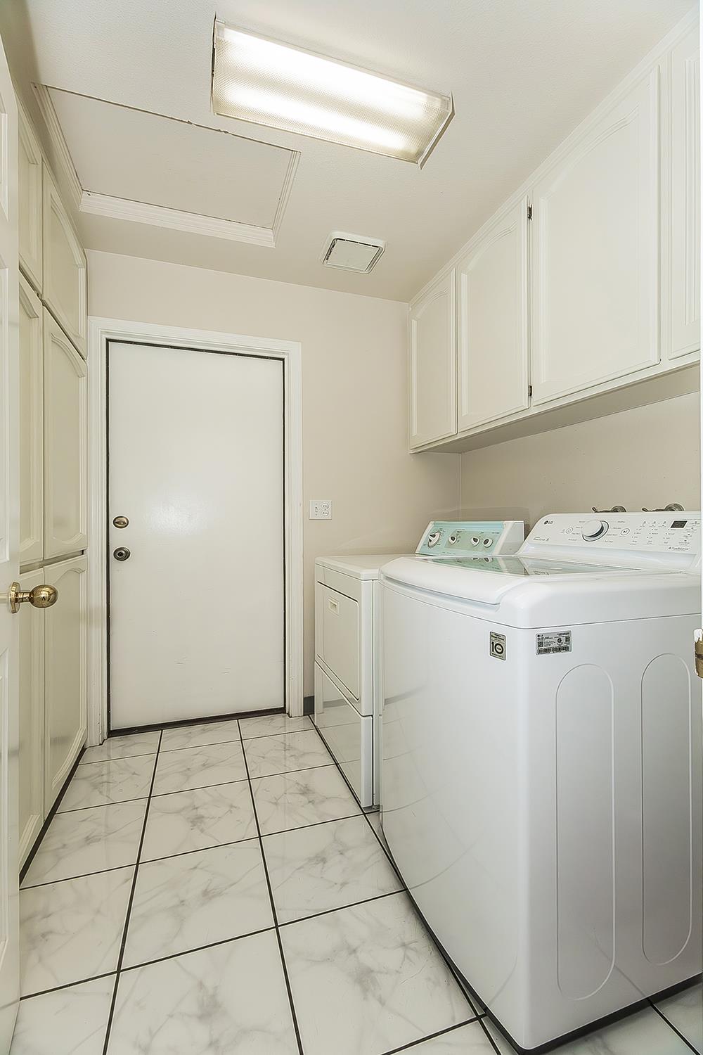 6447 N Vagedes Ave, Fresno, CA 93711