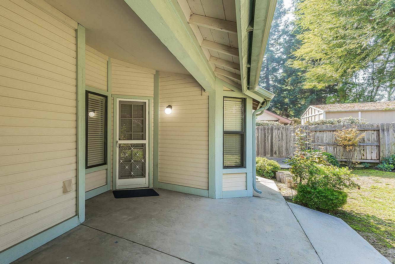 6447 N Vagedes Ave, Fresno, CA 93711