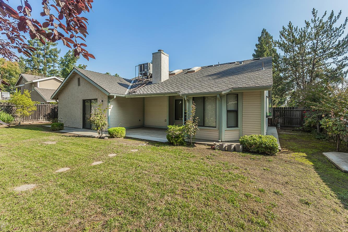 6447 N Vagedes Ave, Fresno, CA 93711