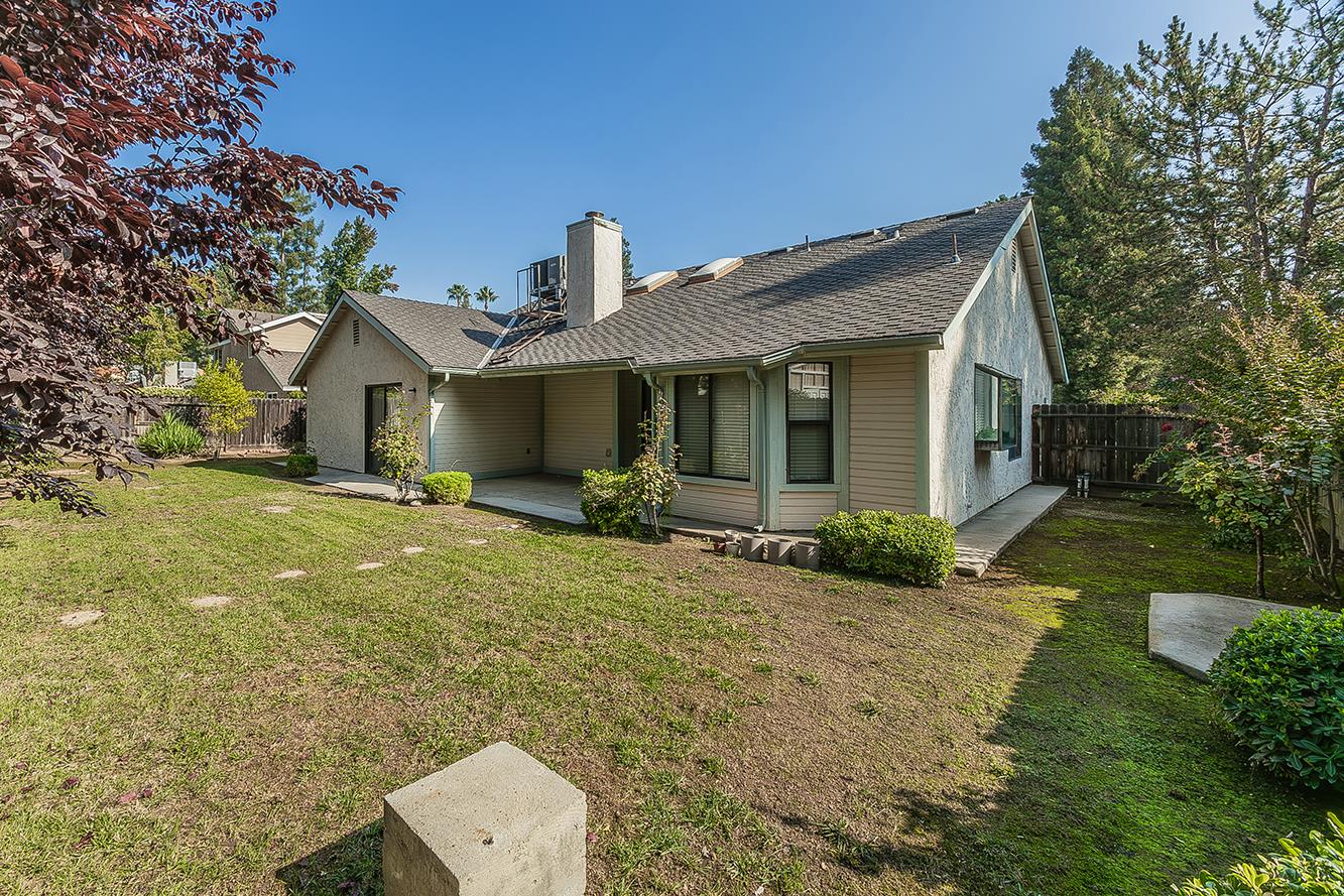 6447 N Vagedes Ave, Fresno, CA 93711